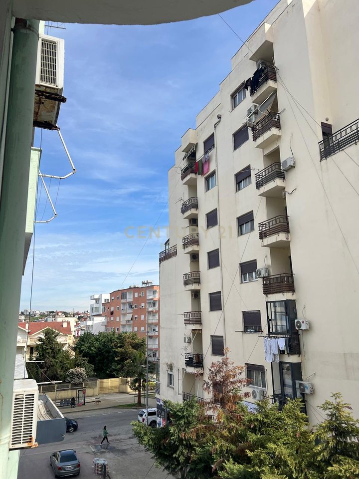 SHITET APARTAMENT 2+1 NE PLAZH, ILIRIA !