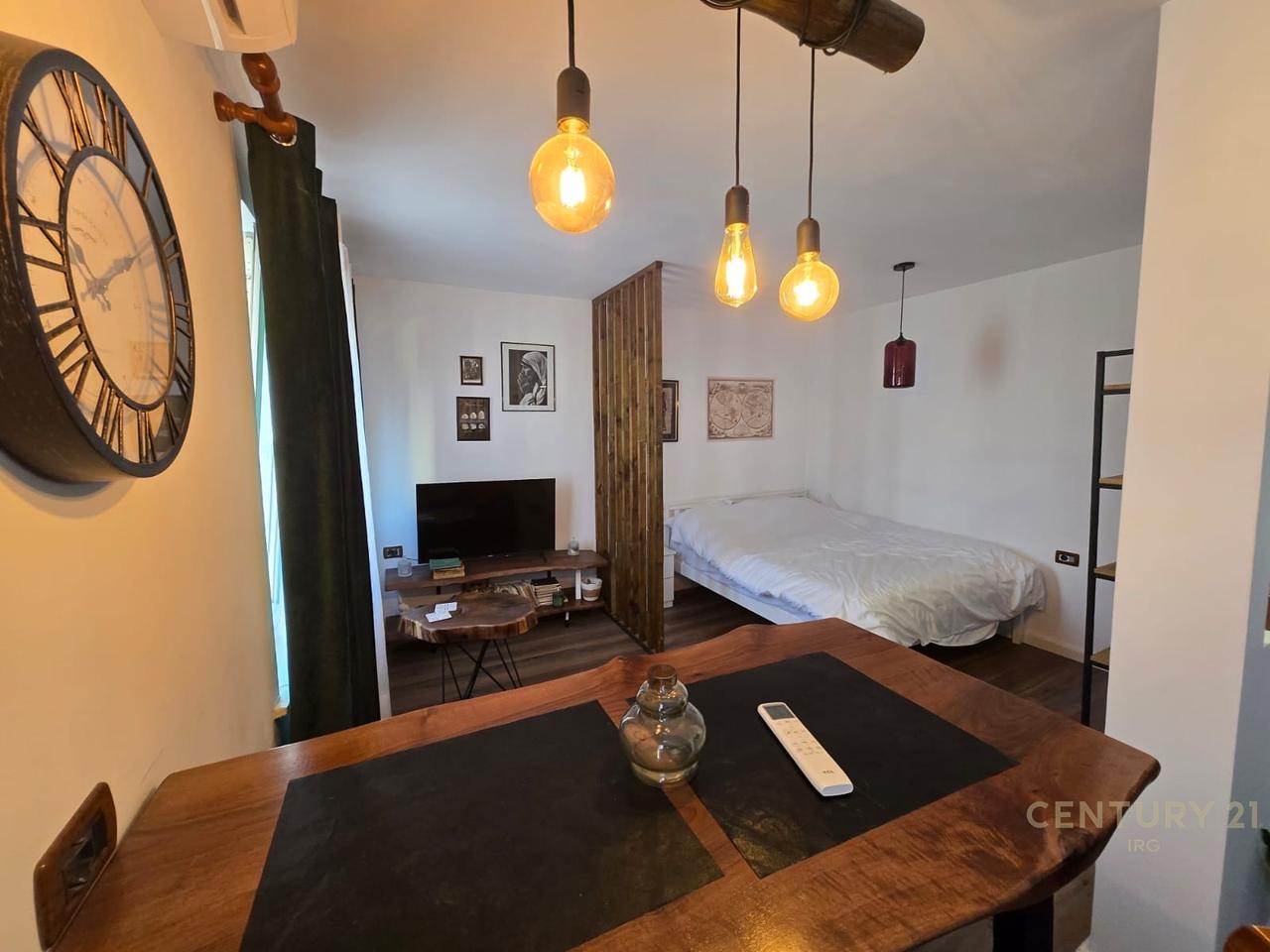 Garsoniere per Qira tek 21 Dhjetori - 42,000 ALL