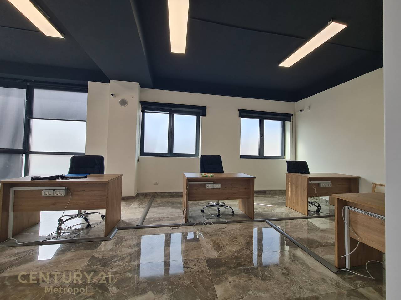 IN AFFITTO LOCALE COMMERCIALE 400m, ASTIR!