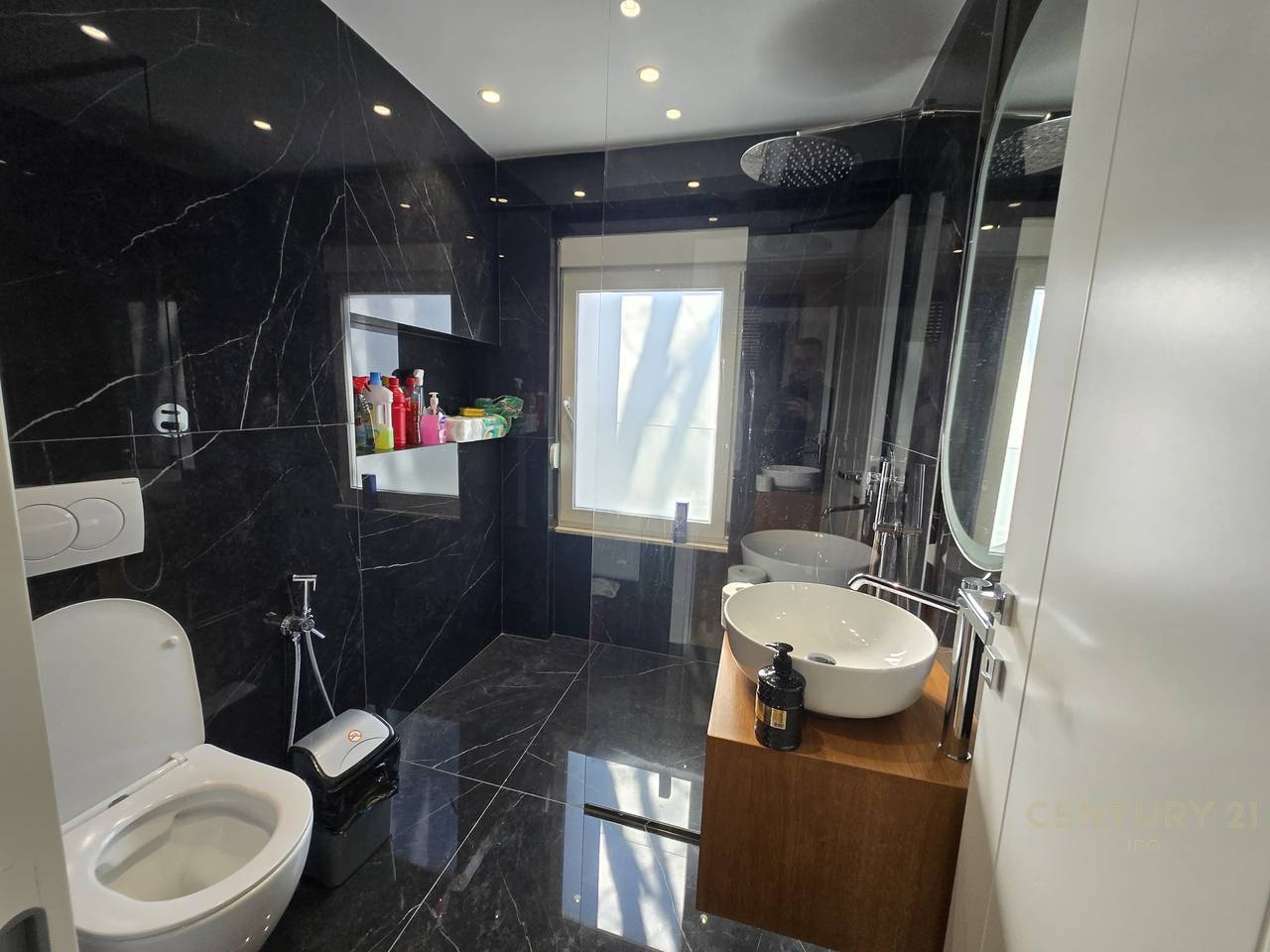 Appartamento di Lusso 2+1+2 in Affitto vicino a 9 Katëshet!