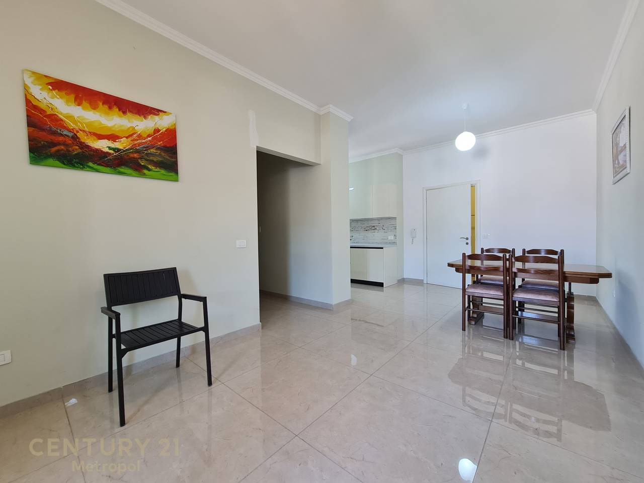 OFROJME PER QIRA KAT VILE, PERBALLE SPITALIT AMERIKAN 3-SELITE!