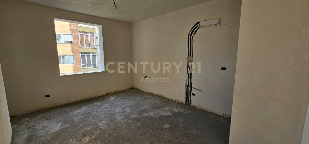 APARTAMENT 2+1 NE SHITJE GOLEM , DURRES VETEM 250M LARG DETIT