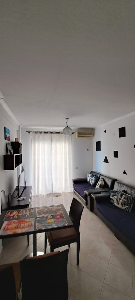 JEPET PER QIRA APARTAMENT 1+1,ME PAMJE NGA DETI,NE LUNGOMARE!