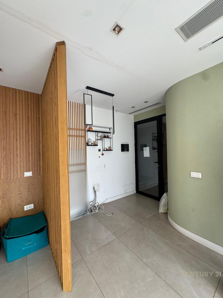 NJESI SHERBIMI TE RRUGA E DIBRES!