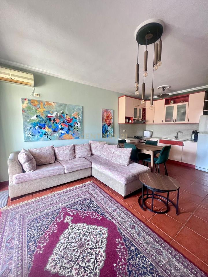 Apartament 1+1 Me Qira pranë Concordit, te Rruga 5 Maji, Tiranë - 450€ | 66.38 m²