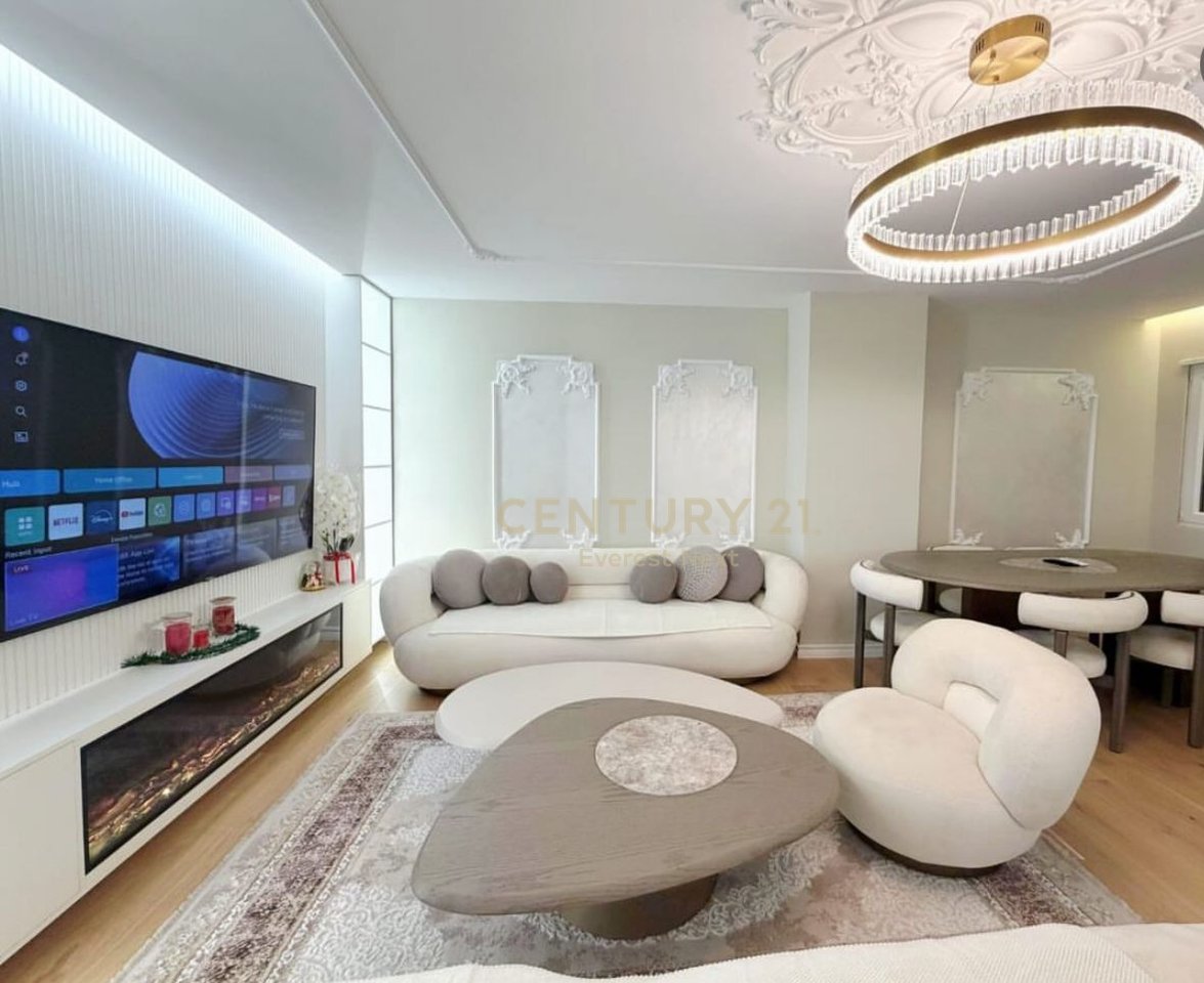 Luxury Apartment for Sale 2+1+2 with 2 Parking Spaces in the Center