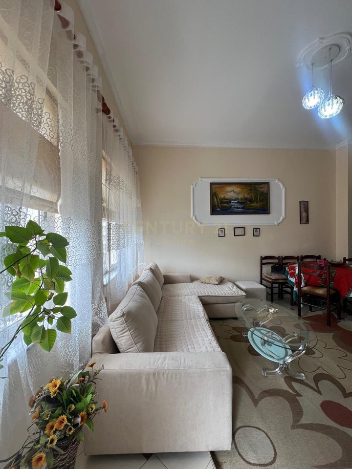 APARTAMENT 2+1 PER QERA NE QENDER TE DURRESIT!