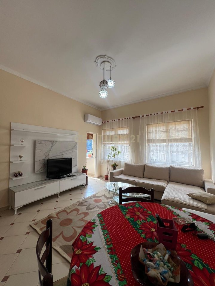 APARTAMENT 2+1 PER QERA NE QENDER TE DURRESIT!