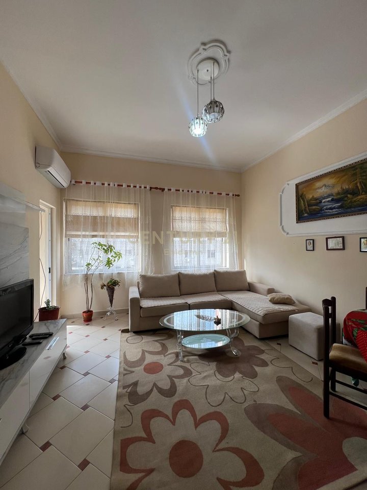 APARTAMENT 2+1 PER QERA NE QENDER TE DURRESIT!