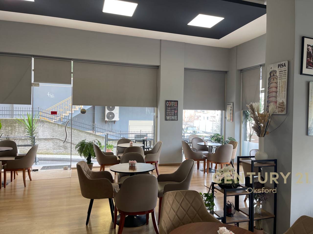 NJËSI TREGTARE PËR SHITJE PRANË KOPSHIT BOTANIK!