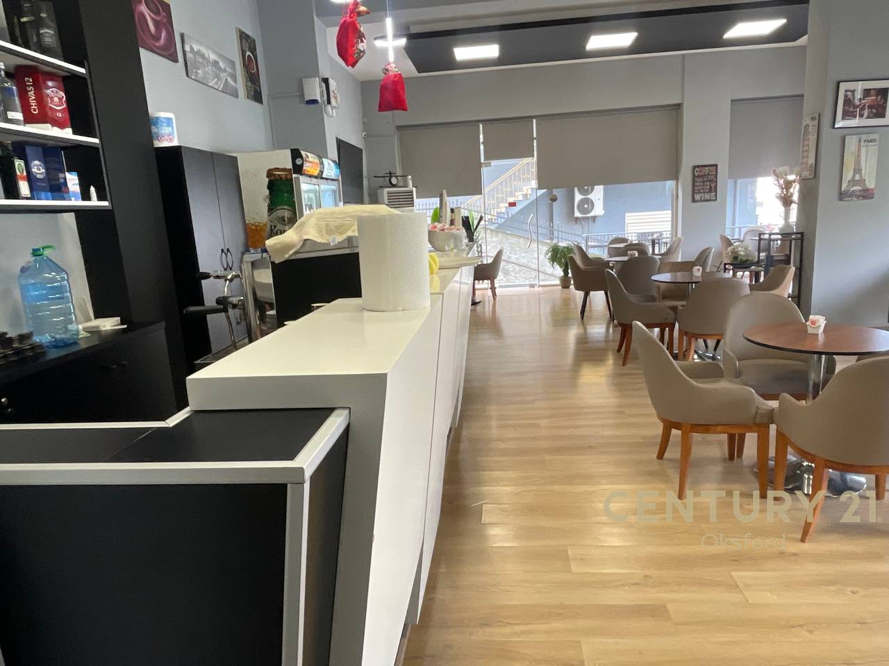 NJËSI TREGTARE PËR SHITJE PRANË KOPSHIT BOTANIK!