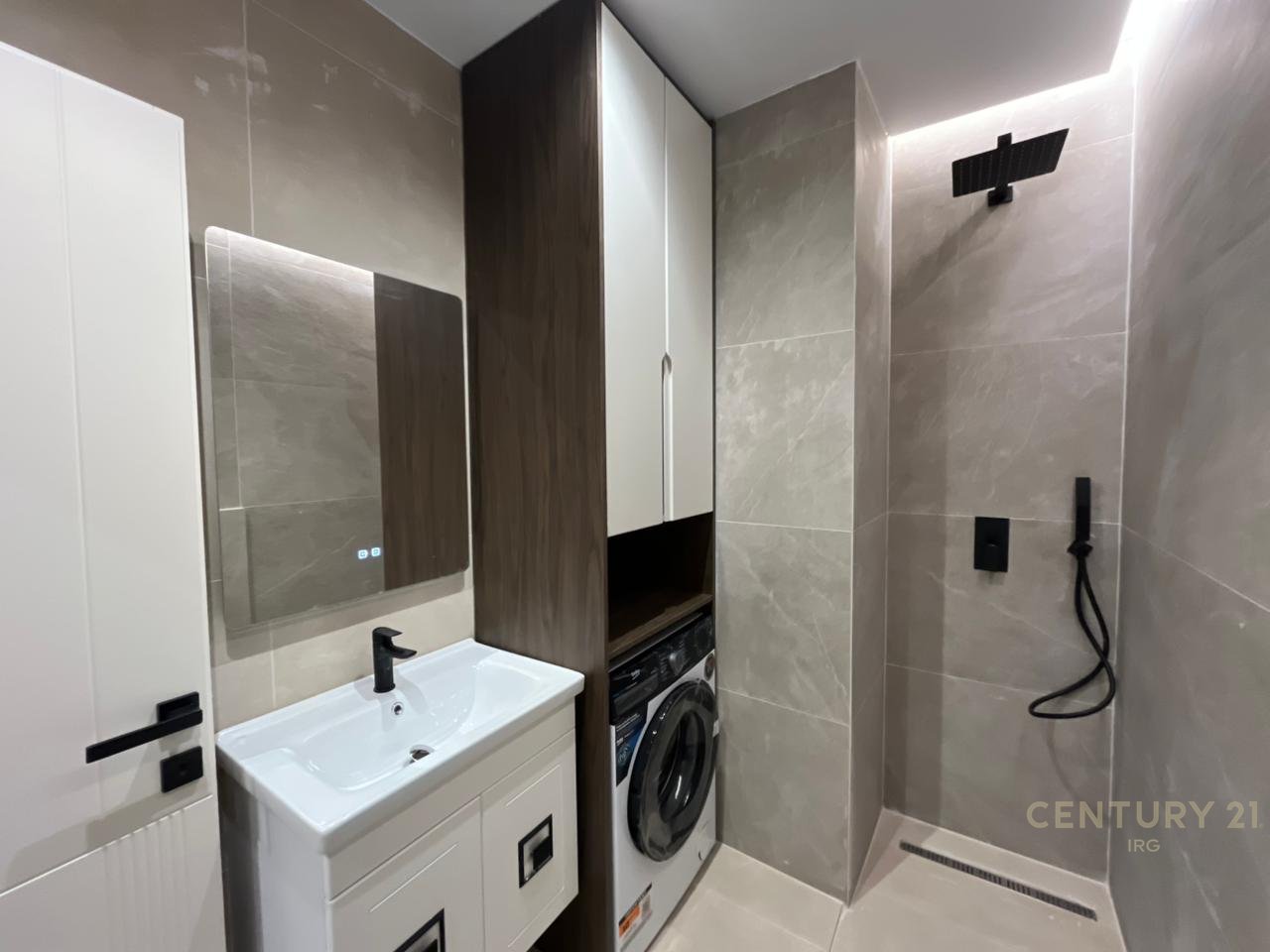 Super apartament 1+1 per shitje te Mine Peza