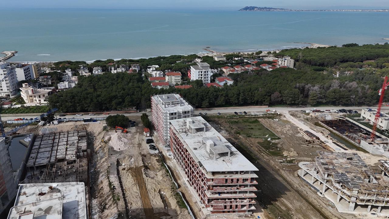 QERRET, SELLING 1+1 WITH VERANDA!