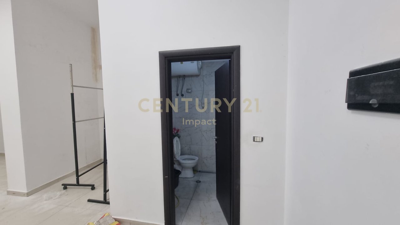 Ambient Multifunksional Me Qira kati 0,në Yzberish, Tiranë - 1200€ | 120 m²