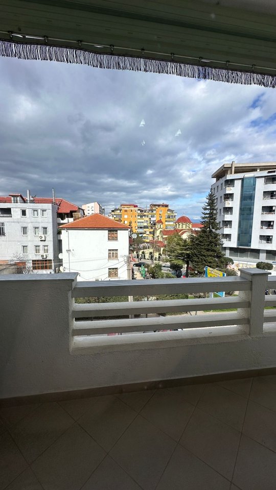 APARTAMENT 1+1 I MOBILUAR NË SHITJE – POGRADEC, KATI I TRETË !!!!