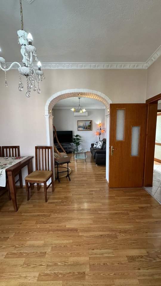 APARTAMENT 1+1 I MOBILUAR NË SHITJE – POGRADEC, KATI I TRETË !!!!