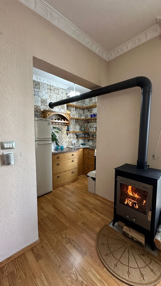 APARTAMENT 1+1 I MOBILUAR NË SHITJE – POGRADEC, KATI I TRETË !!!!