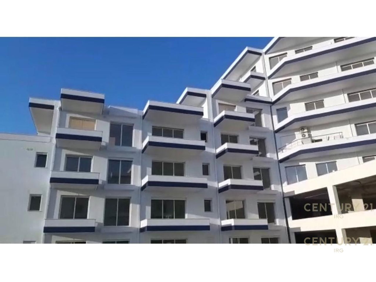 Apartament 2+1+2 per shitje tek Uji i Ftohte