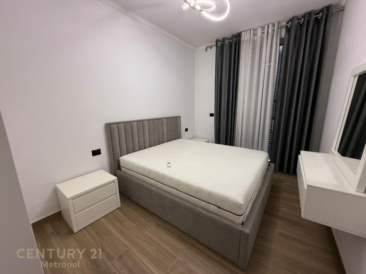 Apartament me oborr 1+1+parkim per qira ne rezidence private- TEG!