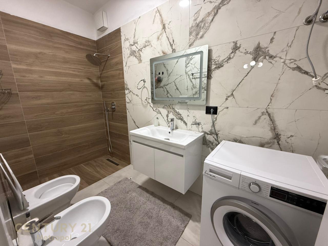 Apartament me oborr 1+1+parkim per qira ne rezidence private- TEG!