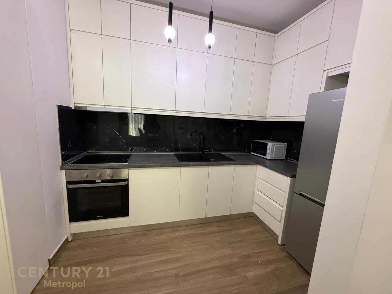 Apartament me oborr 1+1+parkim per qira ne rezidence private- TEG!