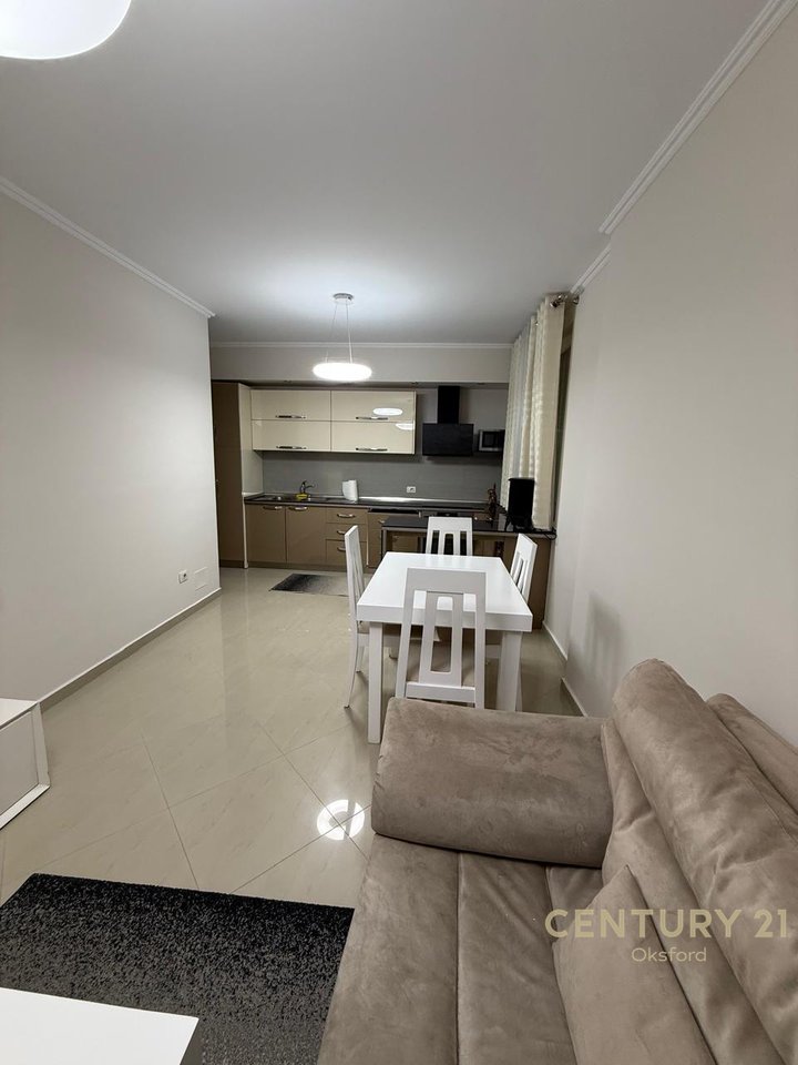 Appartamento 2+1 in Affitto nel Complesso Magnet, Tirana - 750€ | 80 m²