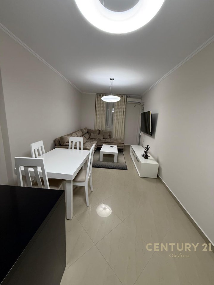 Appartamento 2+1 in Affitto nel Complesso Magnet, Tirana - 750€ | 80 m²