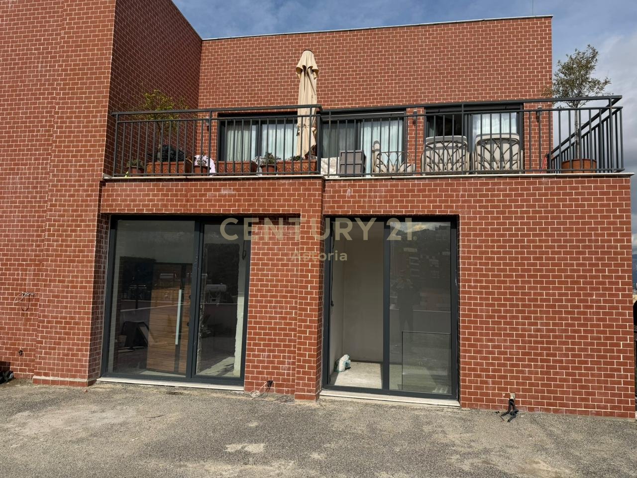 Appartamento 1+1 con veranda 90 m² – 5° piano, vista aperta sul Giardino Botanico