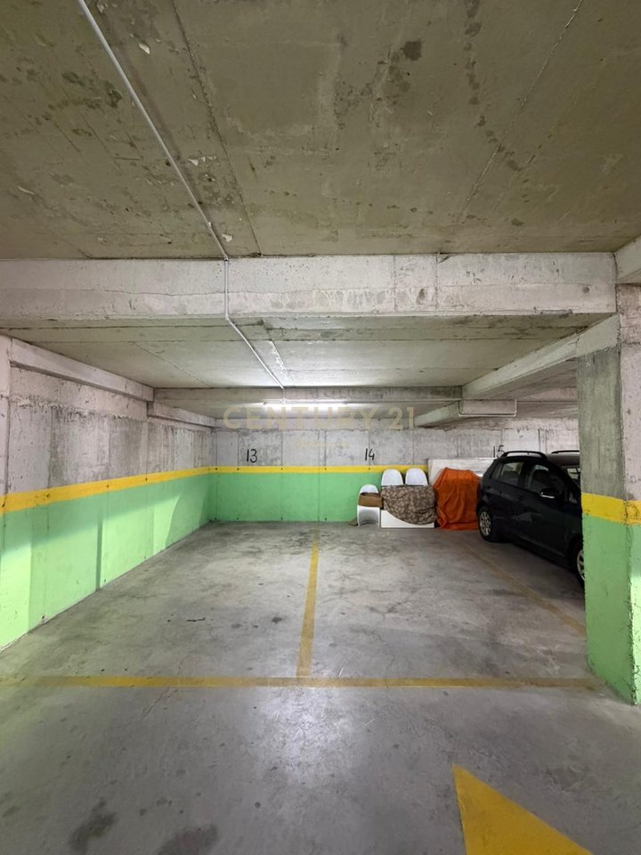 Appartamento 1+1 con veranda 90 m² – 5° piano, vista aperta sul Giardino Botanico