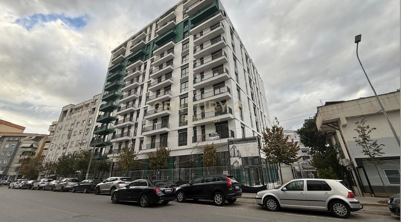 Komuna e Parisit - Jepet Me Qera Luxury 1+1 Perballe Kika 2