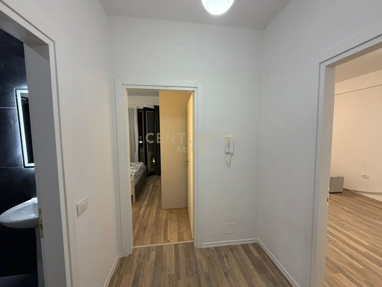 JEPET APARTAMENT 1+1+BALLKON ME QIRA NE ASTIR TEK URBAN GATE !!!