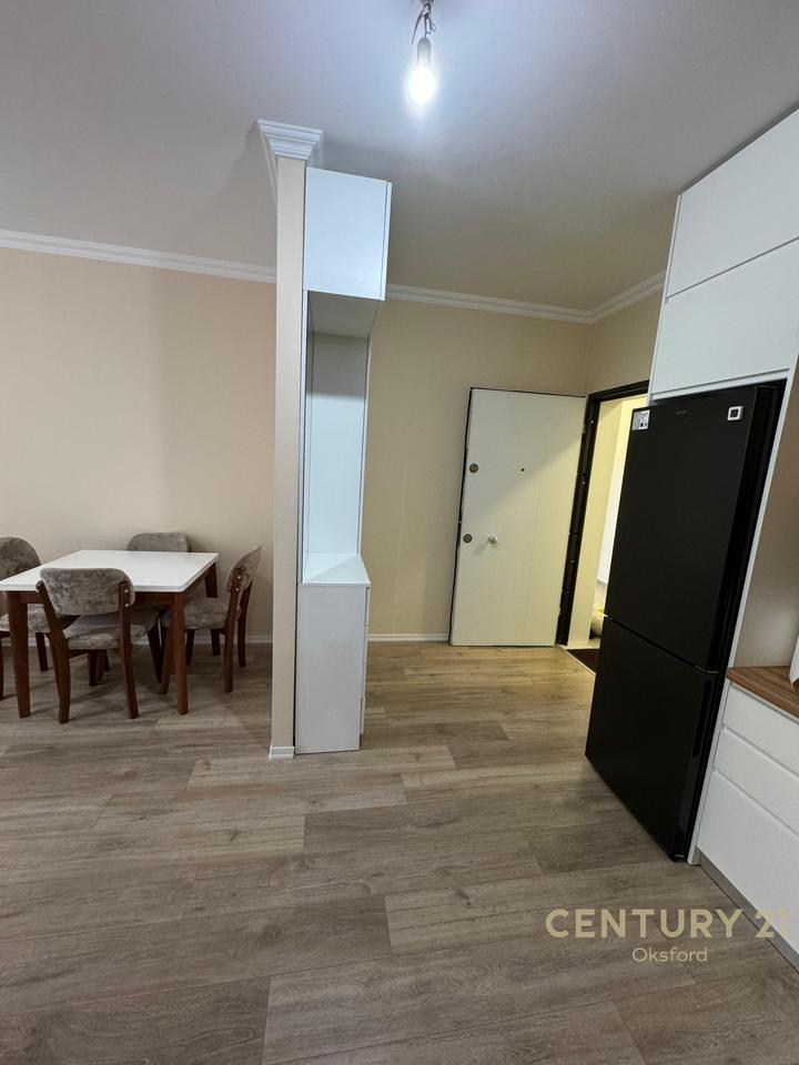 Apartament 2+1 për qira në Univers City!