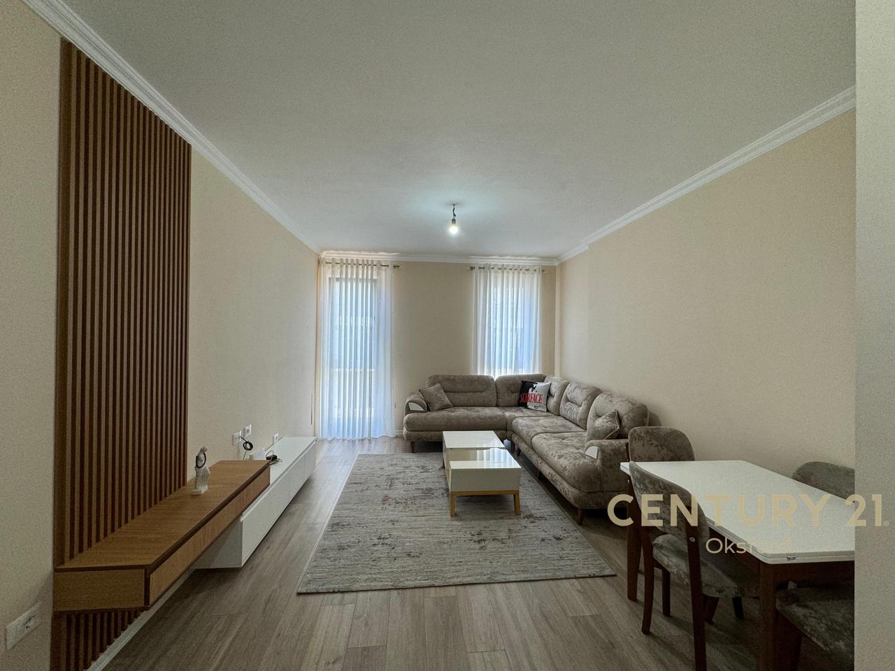 Apartament 2+1 për qira në Univers City!