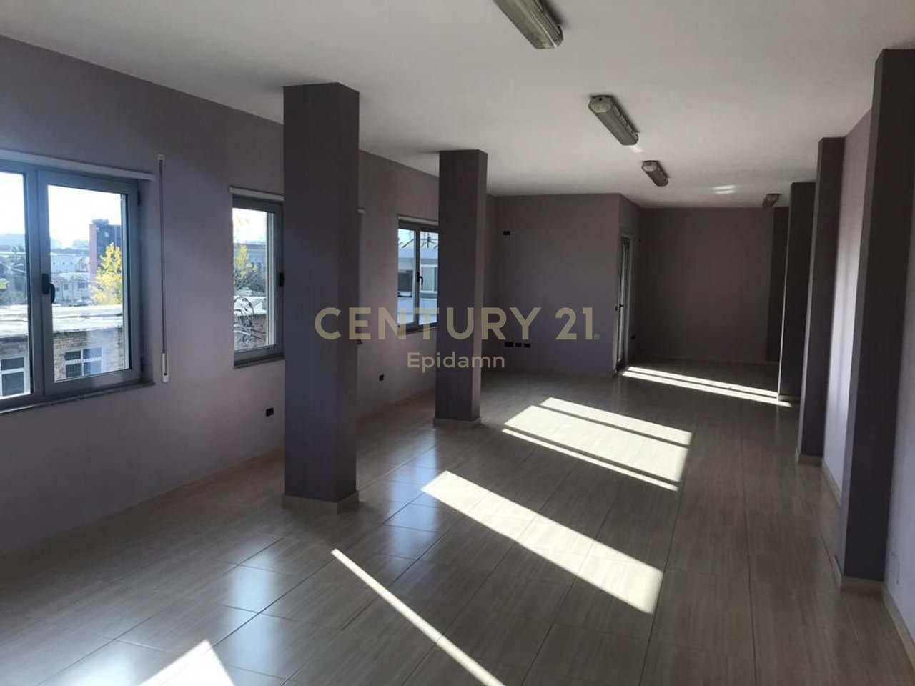 JEPET OBJEKT + LOKAL ME QERA NE SHKOZET !