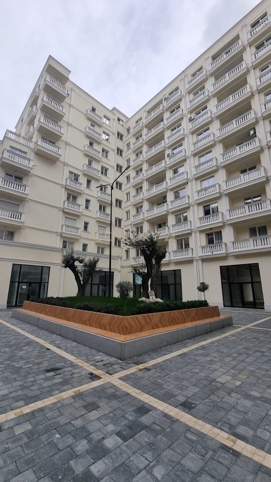 Spazio Multifunzionale in Affitto a ULLIRI, nel Centro di Kamez, Tirana - 780€ | 170 m²