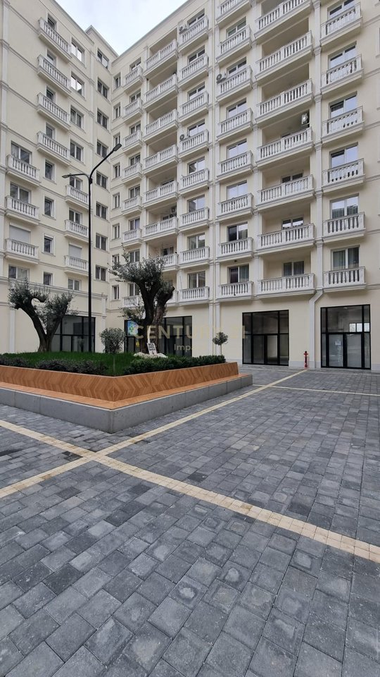 Spazio Multifunzionale in Affitto a ULLIRI, nel Centro di Kamez, Tirana - 780€ | 170 m²