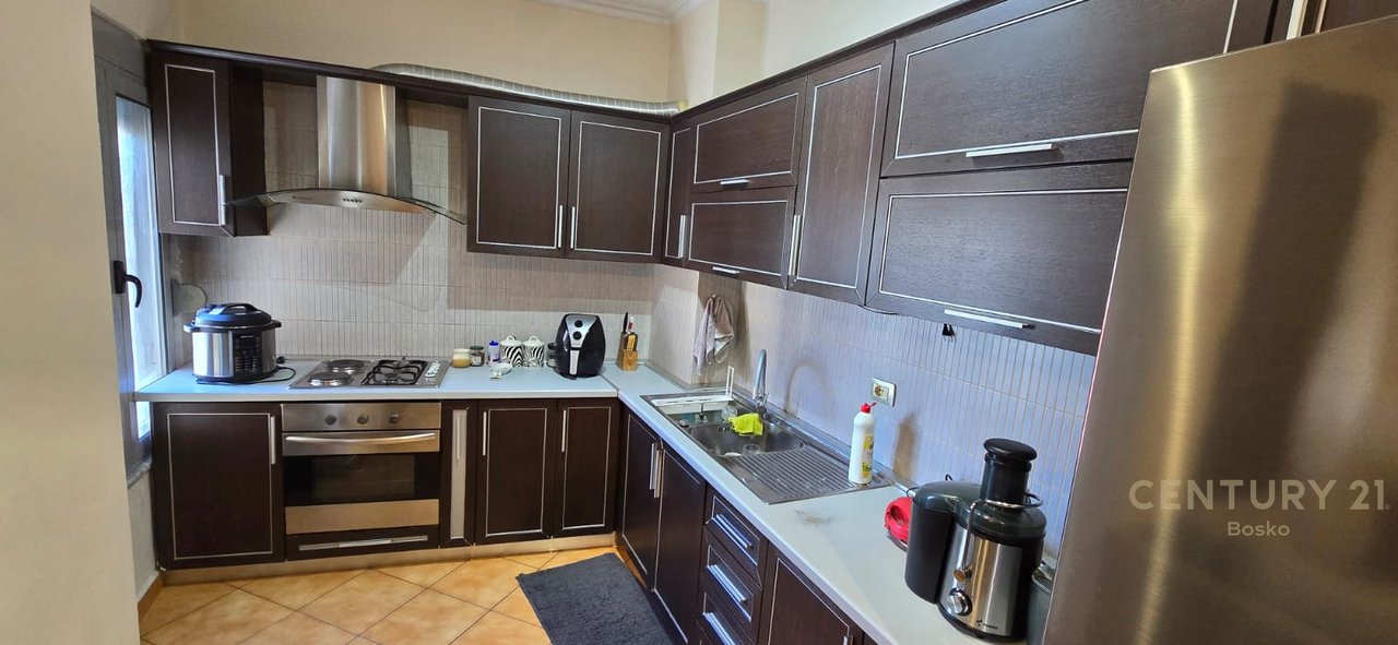 Apartment 2+1+2 with two balconies for sale on Jordan Misja Street, Tirana