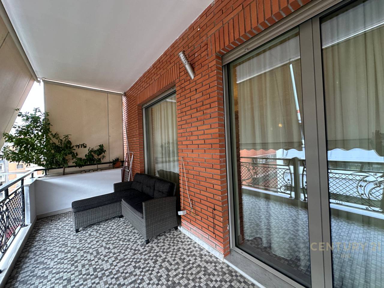LUXURY APARTMENT 2+1+2 IN THE DELIJORGJI COMPLEX!