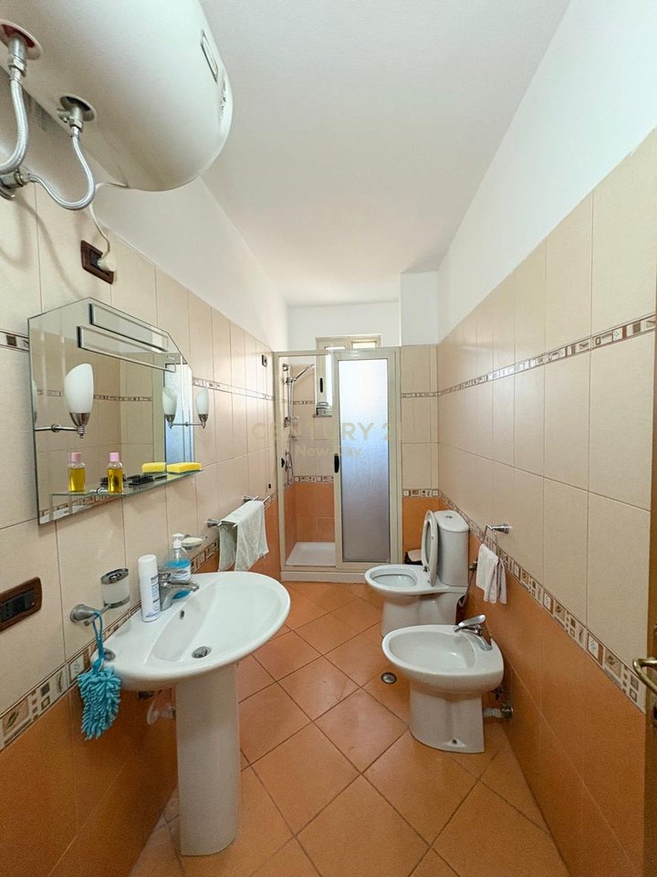 Apartament 2+1+2 Me Qira te Gjykata Durrës - 450€ | 120 m²