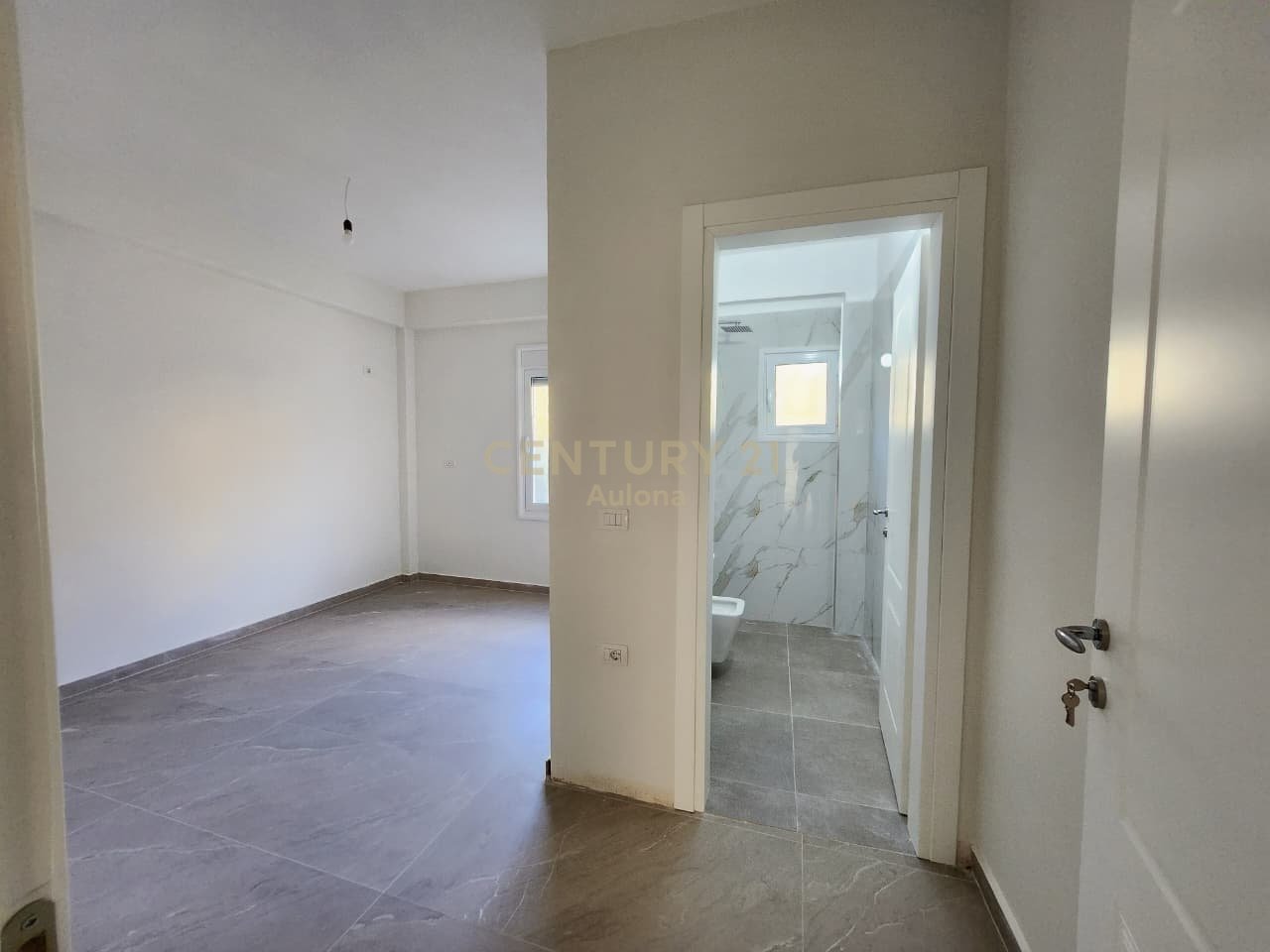 Prone Private për Investim pranë Lungomare 1