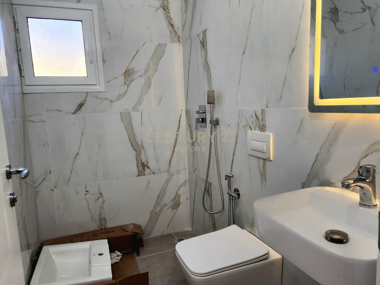 Prone Private për Investim pranë Lungomare 1