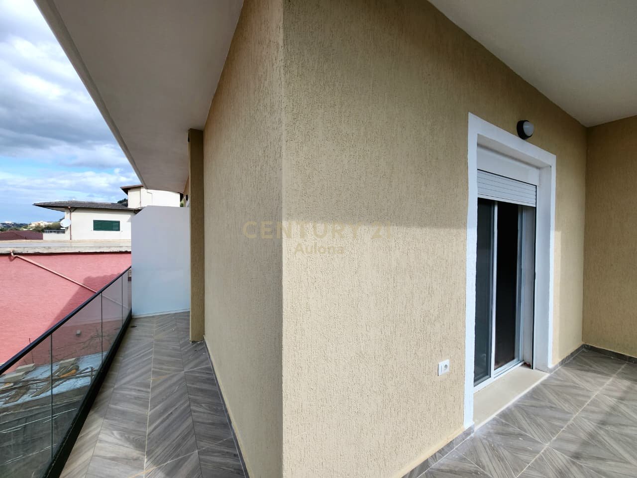 Prone Private për Investim pranë Lungomare 1