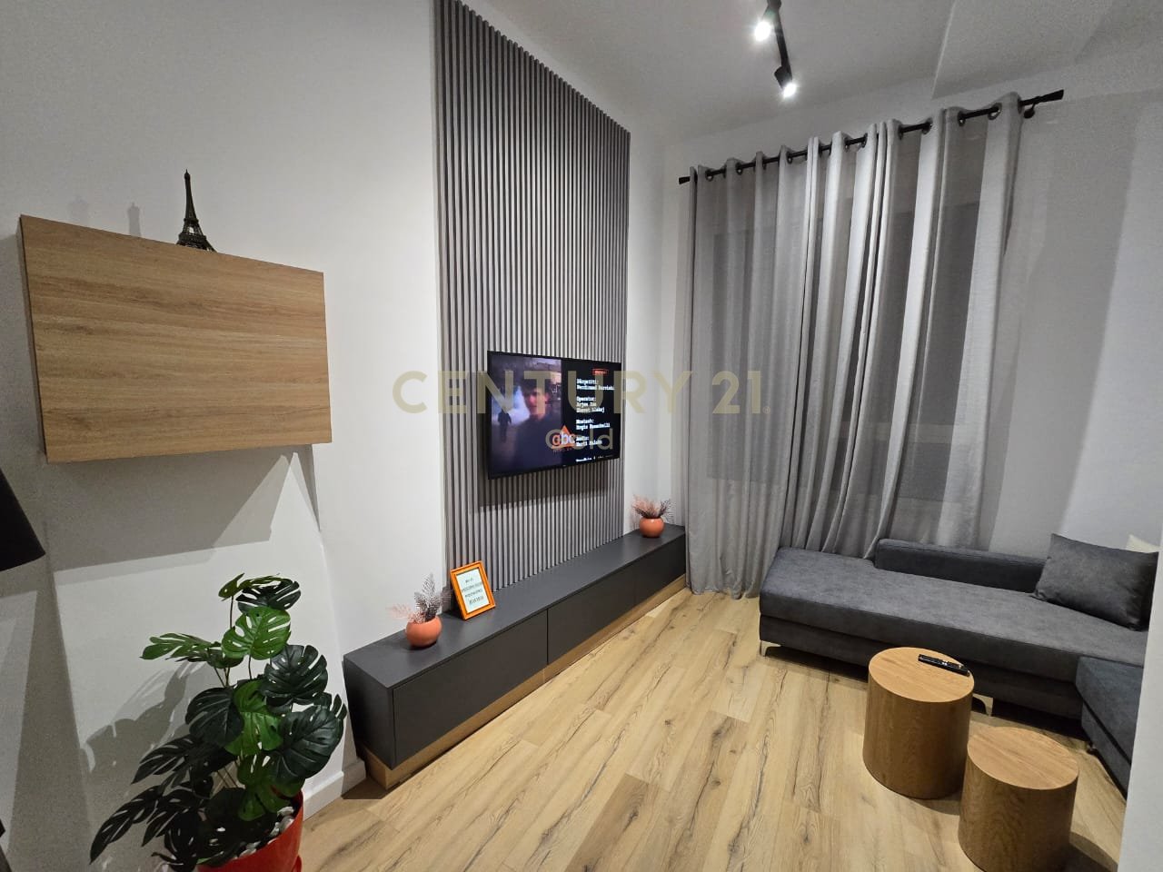 APARTAMENT 1+1 PER SHITJE NE KOMPLEKSIN MAGNET!