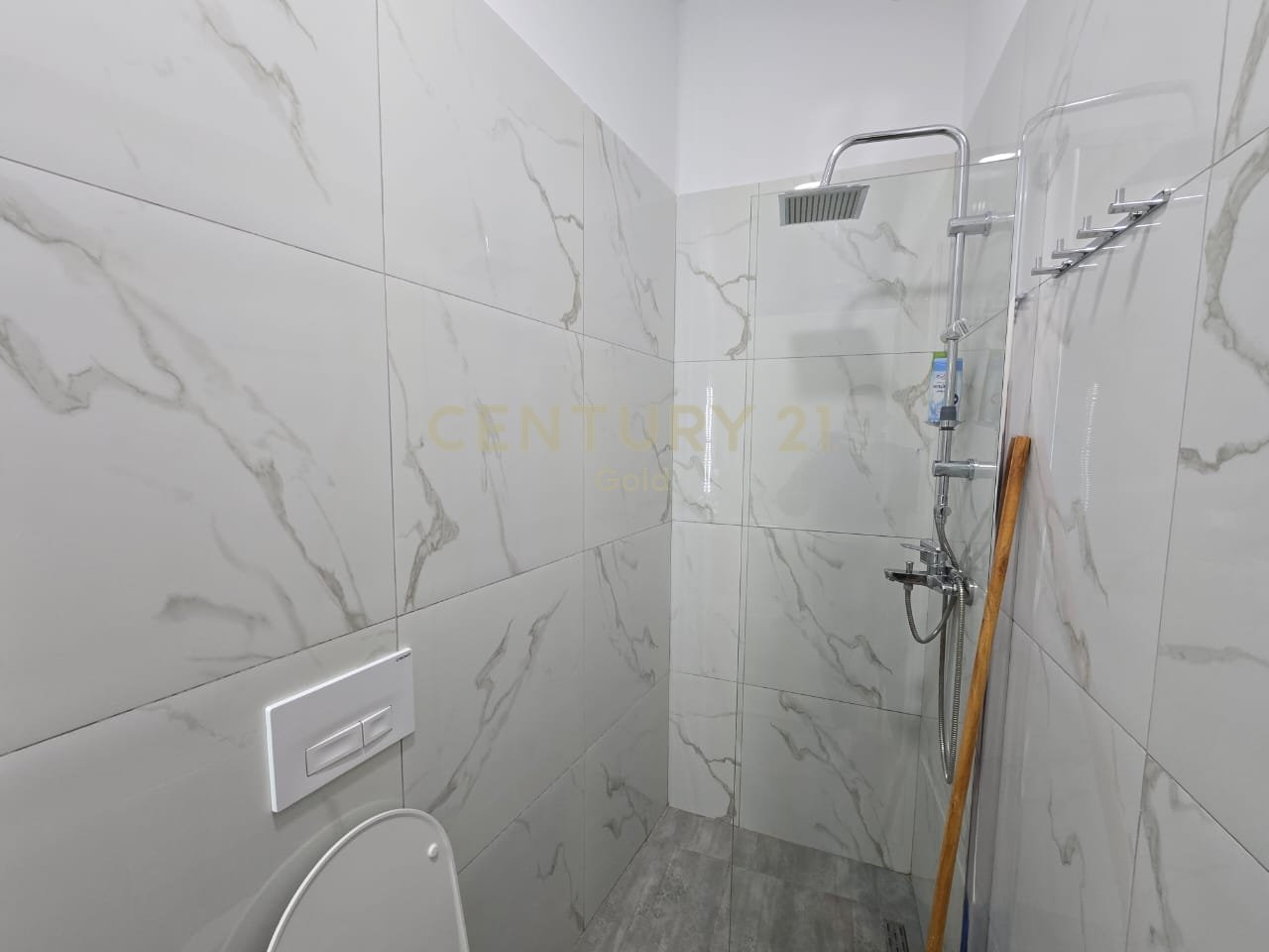 APARTAMENT 1+1 PER SHITJE NE KOMPLEKSIN MAGNET!