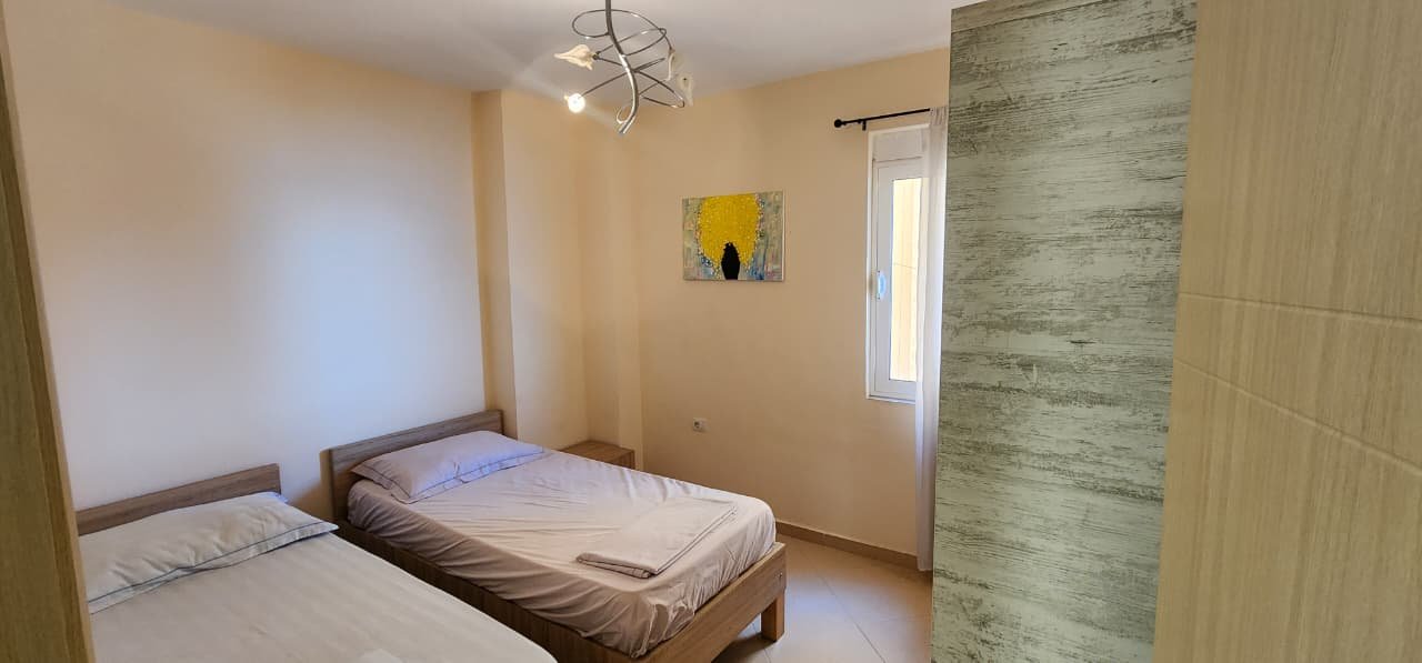 SARANDE, SHESIM APARTAMENT 2+1 ME PAMJE NGA DETI