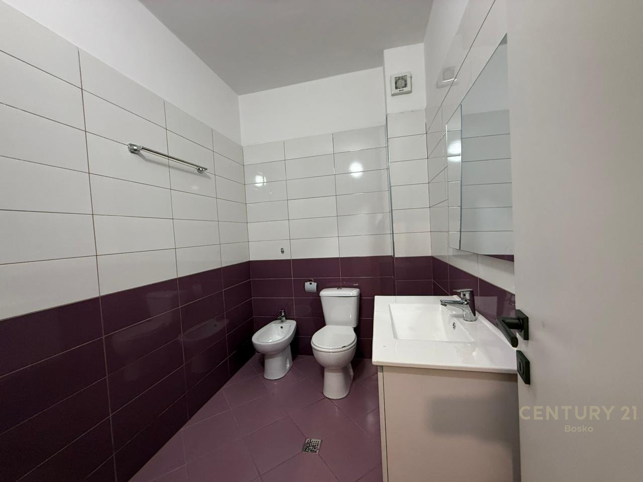 Apartament 2+1 Për Qira në Don Bosco, Tiranë
