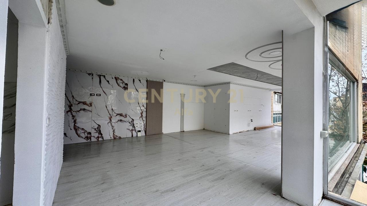 Commercial space for sale by the street near 21 Dhjetori!