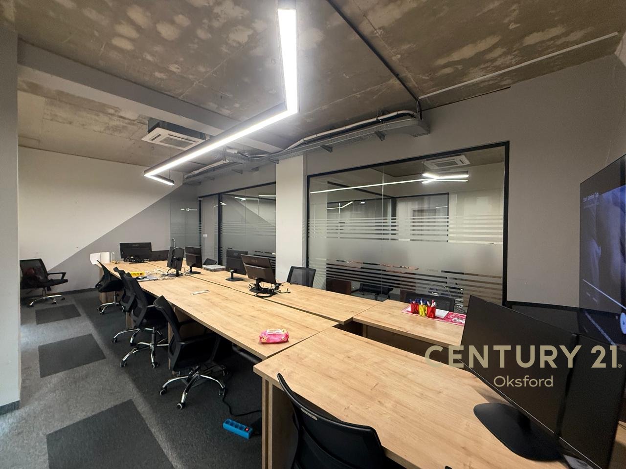 Jepet me qira ambient zyrash, tek Rruges se Kosovareve!