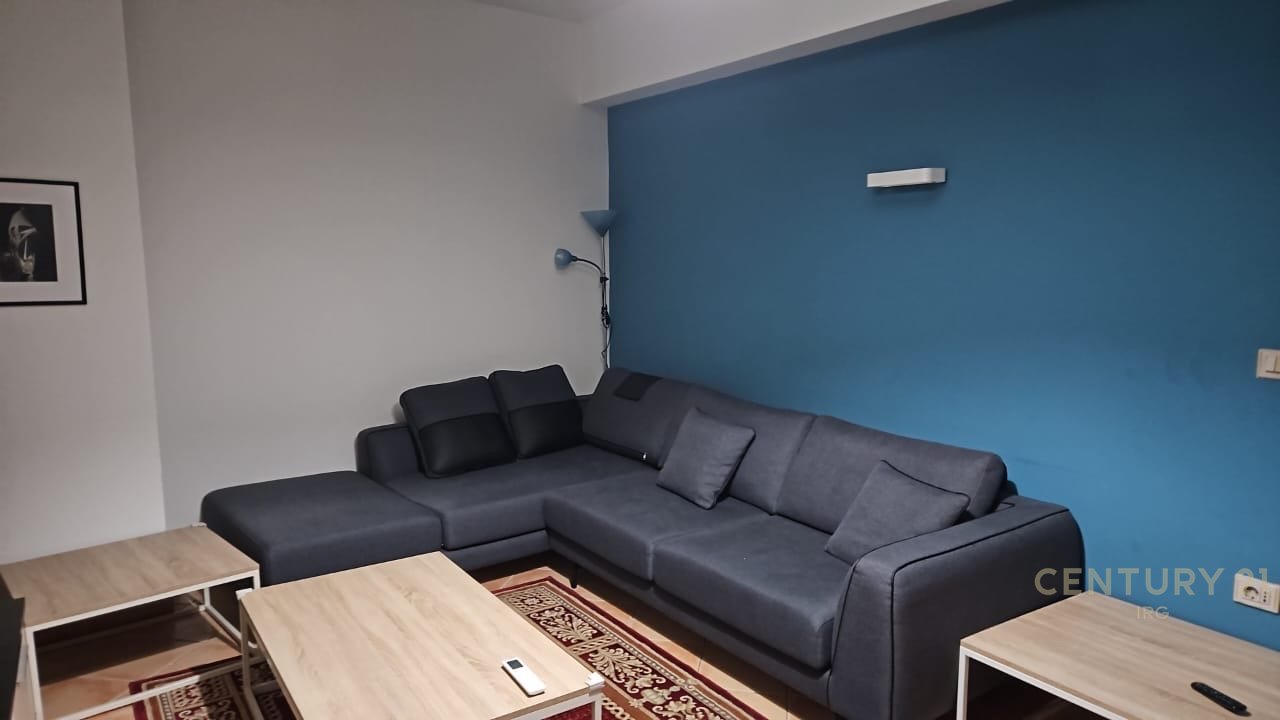 Apartament 1+1 ne katin e pare te nje vile, Rruga Siri Kodra!
