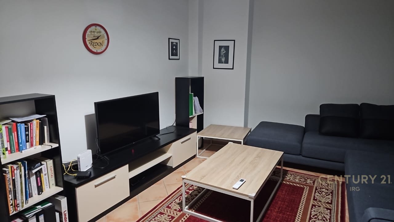 Apartament 1+1 ne katin e pare te nje vile, Rruga Siri Kodra!